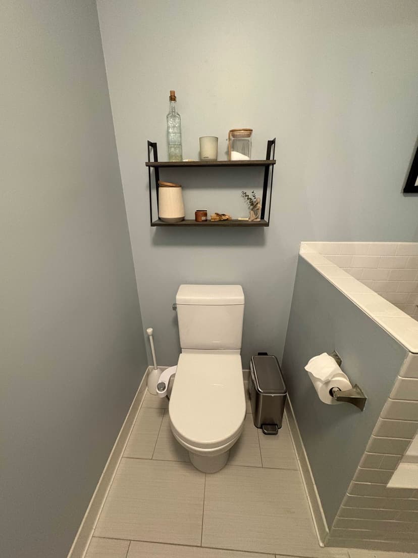 Sanitización de Baño - Limpieza y sanitización completa del baño by Lucy's Cleaning professional cleaning services